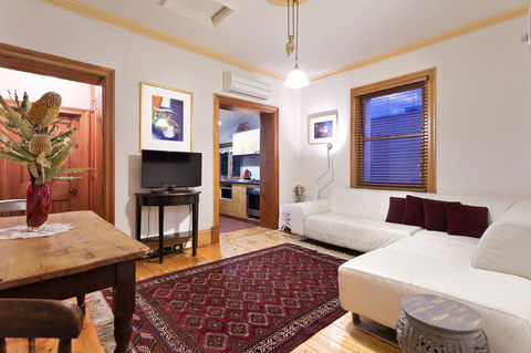 Annie's Victorian Terrace Accommodation Fremantle - Phillip Island Accommodation 29