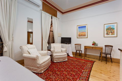 Annie's Victorian Terrace Accommodation Fremantle - Phillip Island Accommodation 5