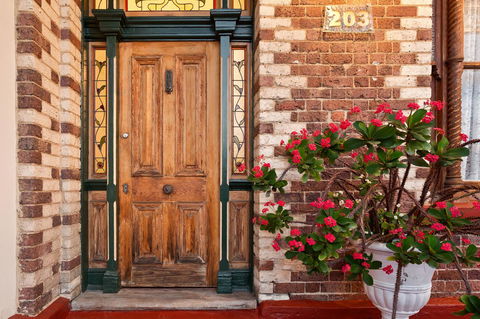 Annie's Victorian Terrace Accommodation Fremantle - Phillip Island Accommodation 19