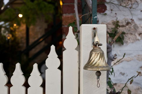 Annie's Victorian Terrace Accommodation Fremantle - Phillip Island Accommodation 9