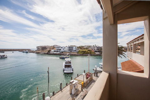 The Marina Hotel - Mindarie - Phillip Island Accommodation 2