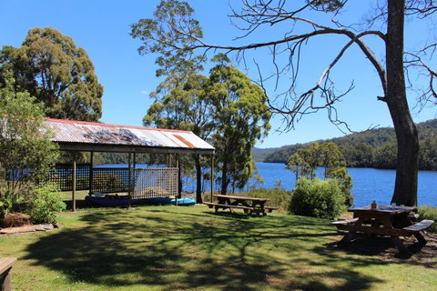 Tullah Lakeside Lodge - Phillip Island Accommodation 6