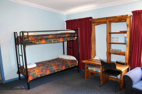 Tullah Lakeside Lodge - Phillip Island Accommodation 8