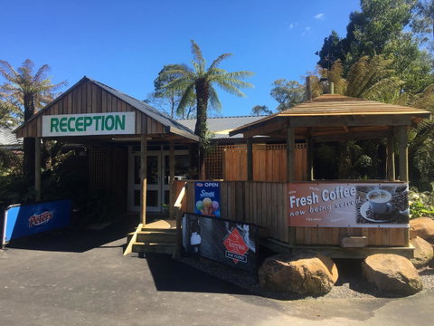 Tullah Lakeside Lodge - Phillip Island Accommodation 0