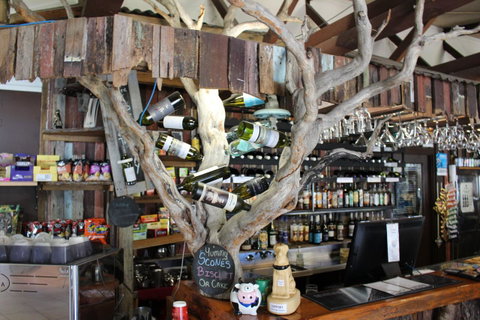 Tullah Lakeside Lodge - Phillip Island Accommodation 29