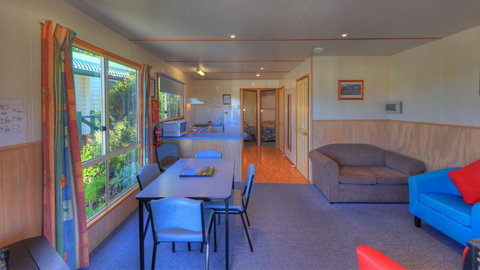 Bicheno Cabin Park - Phillip Island Accommodation 9