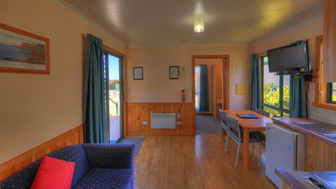 Bicheno Cabin Park - Phillip Island Accommodation 5