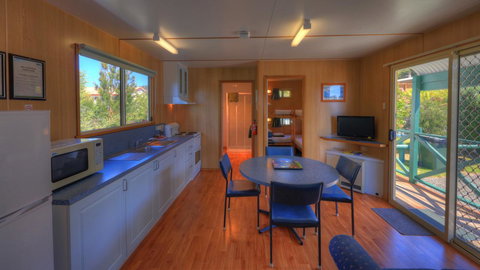 Bicheno Cabin Park - Phillip Island Accommodation 35