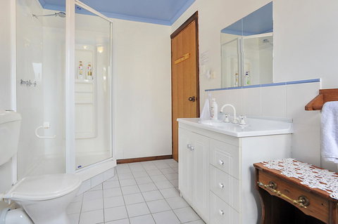 Harvey Farm Lodge - Phillip Island Accommodation 25