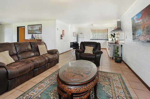 Harvey Farm Lodge - Phillip Island Accommodation 17