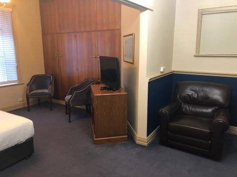 The Macquarie Hobart - Phillip Island Accommodation 3