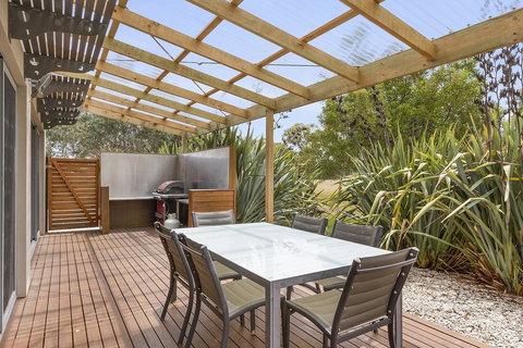 170 Hazards View Drive - Unit 2 - Phillip Island Accommodation 12