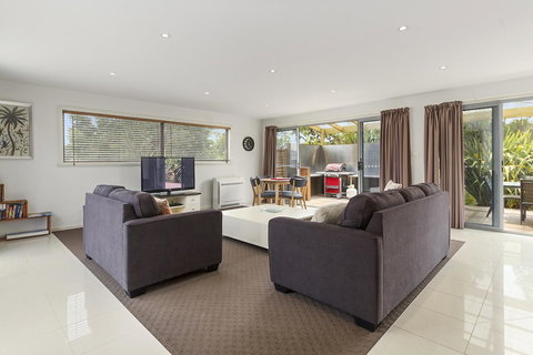 170 Hazards View Drive - Unit 2 - Phillip Island Accommodation 3