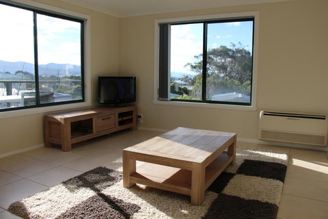 Mermaids Of Bicheno - Phillip Island Accommodation 6