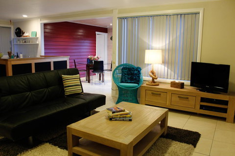 Mermaids Of Bicheno - Phillip Island Accommodation 2