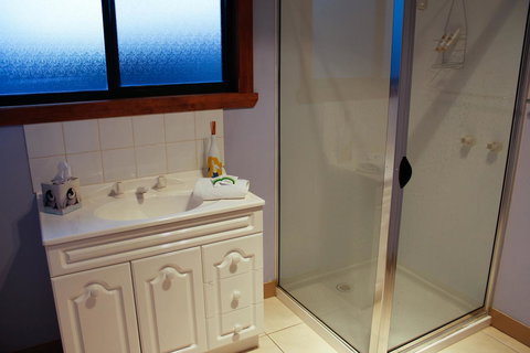 Mermaids Of Bicheno - Phillip Island Accommodation 14