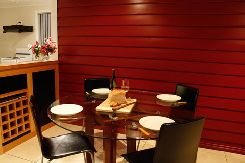 Mermaids Of Bicheno - Phillip Island Accommodation 4