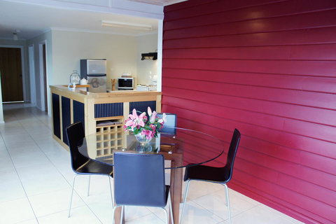 Mermaids Of Bicheno - Phillip Island Accommodation 3