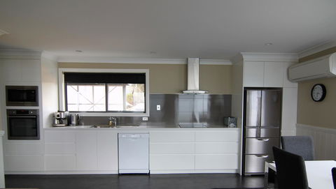 SEA EAGLE COTTAGE Amazing Views Of Bay Of Fires - Phillip Island Accommodation 7