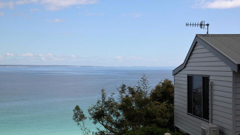 SEA EAGLE COTTAGE Amazing Views Of Bay Of Fires - Phillip Island Accommodation 15