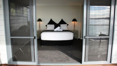 SEA EAGLE COTTAGE Amazing Views Of Bay Of Fires - Phillip Island Accommodation 8