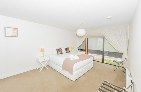 Cocktails With A View - Phillip Island Accommodation 8