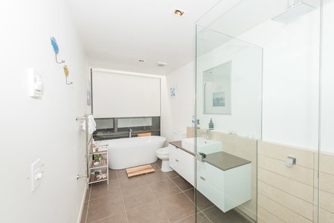 Cocktails With A View - Phillip Island Accommodation 10