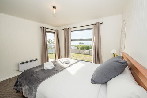 Beach House XIV - Phillip Island Accommodation 9