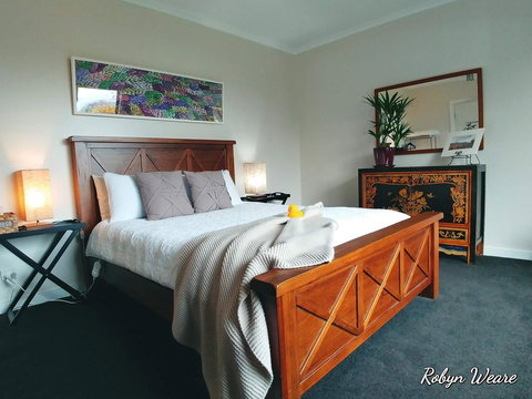 The WeareHouse In Deloraine - Phillip Island Accommodation 23