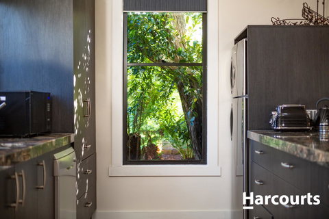 The WeareHouse In Deloraine - Phillip Island Accommodation 12