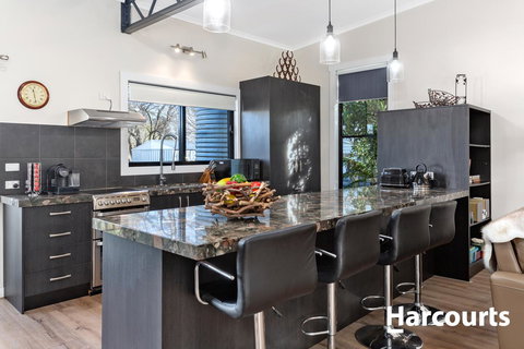 The WeareHouse In Deloraine - Phillip Island Accommodation 17