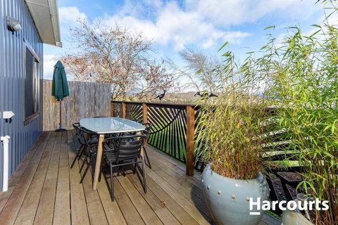 The WeareHouse In Deloraine - Phillip Island Accommodation 9