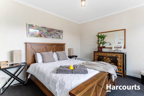 The WeareHouse In Deloraine - Phillip Island Accommodation 4