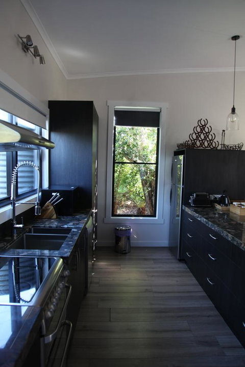 The WeareHouse In Deloraine - Phillip Island Accommodation 32