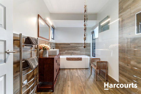 The WeareHouse In Deloraine - Phillip Island Accommodation 14