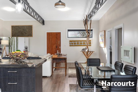 The WeareHouse In Deloraine - Phillip Island Accommodation 8