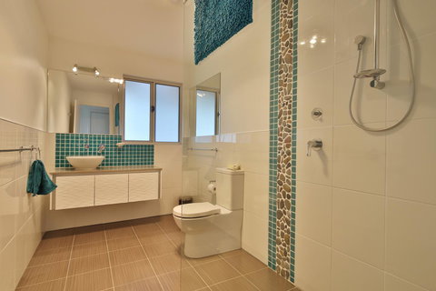 Seymour Waves - Phillip Island Accommodation 10