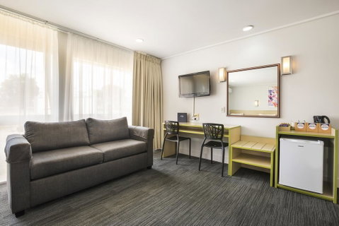 Nightcap At Coolaroo Hotel - Phillip Island Accommodation 2
