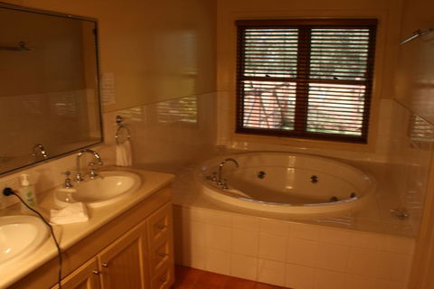 Nirvana Vista Estate - Phillip Island Accommodation 2