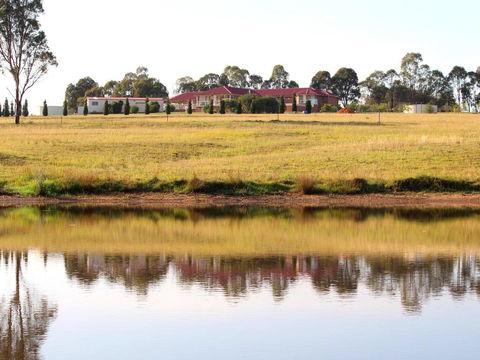 Noble Willow Studio Lovedale. Spacious, With Views And Pool - Phillip Island Accommodation 0