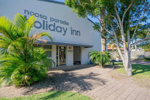 Noosa Parade Holiday Inn - Phillip Island Accommodation 2