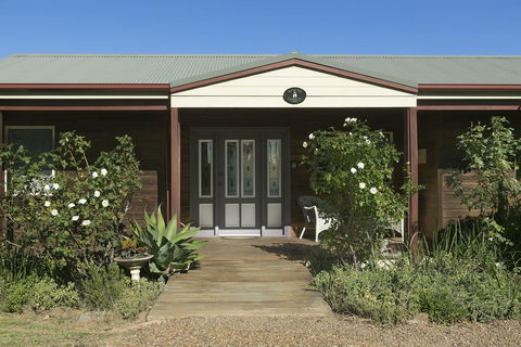 North Lodge Highland Cottage - Phillip Island Accommodation 2