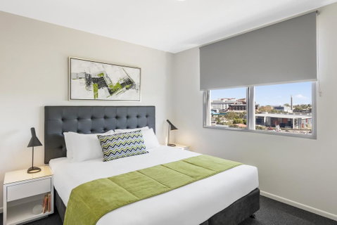 Oaks Brisbane Woolloongabba Suites - Phillip Island Accommodation 0