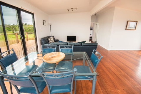 Ocean View Getaway - Phillip Island Accommodation 2