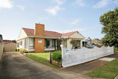 Ocean Views - Phillip Island Accommodation 0