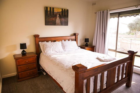 Ocean Views - Phillip Island Accommodation 2