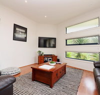 Ocean Whispers - Pets WiFi 300m Beach 3 Bdrm Linen - Phillip Island Accommodation
