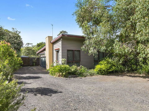 OCEANS 12 - ANGLESEA - Phillip Island Accommodation 0