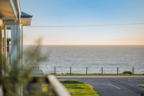 Oceans Eight - Phillip Island Accommodation 1