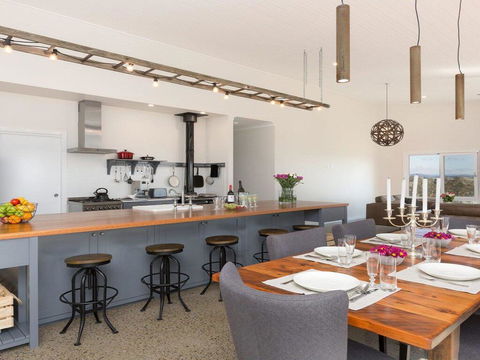 On A Hill - Modern Country Home Near Braidwood - Phillip Island Accommodation 0